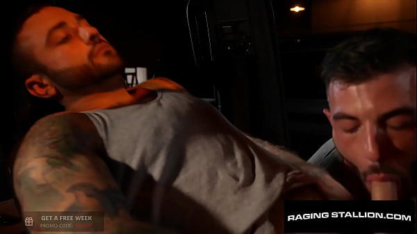 Muscle Hunk Boners Down Hairy Contruction Worker - Ian Holms, Drew Valentino - RagingStallion