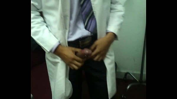 Mi Doctor Se Pajea Frente A Mi