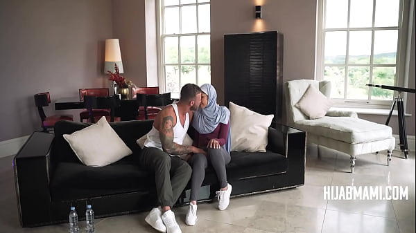 British Guy Subdues A Newly Divorced Muslim Lady