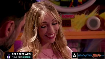 OUT OF THE FAMILY - Sexy Teen Sky Pierce Slurps Her Stepdads Boner FRENCH SUBTITLES