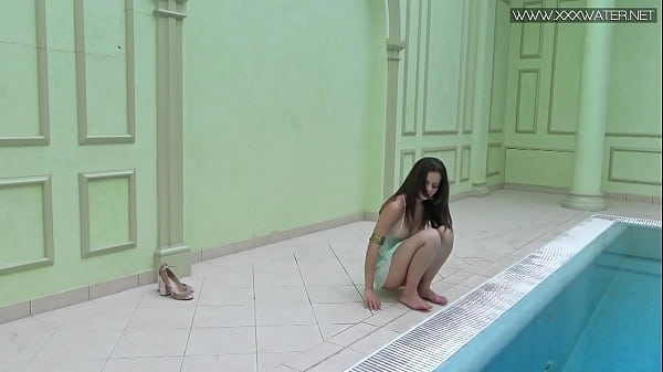 Sexiest Underwater Swimming Honey Lizi Vogue