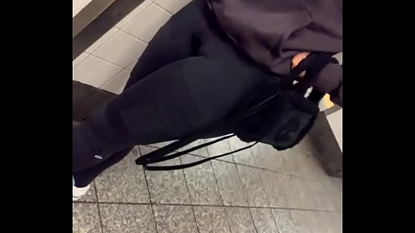 NYC Cameltoe Candid
