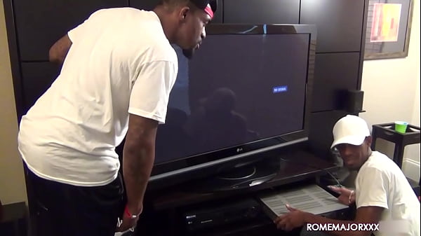 Giselle Leon Gets Dicked Behind A Dumpster! Rome & Moe Team Up!
