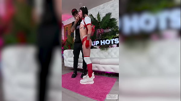 Hoe Rosalyn Sphinx Meets Up With Nade Filthy For Extreme Sex!