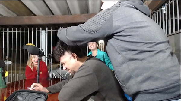PORNSTARS MIRELLA MANSUR BINHO TED DANY RIO OFFICIAL E MA SANTOS OFICIAL DESTRUINDO O CABELO DO BLUEZAO NO INCANCELAVEIS POBRECAST