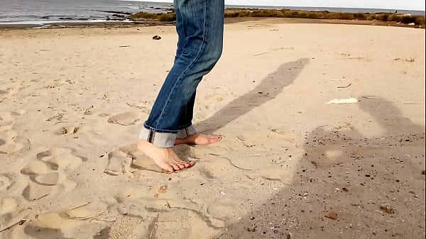 The Top-heavy, Big-assed Chestnut-haired Is Walking Along The Beach. I Tell Her I'm Wearing Women's Underwear.