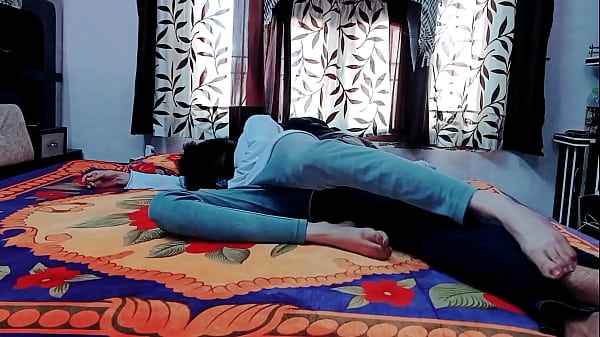 Svelte Tempting Aunty Railed By Huge Dick Boy Full Hindi Desi Porn