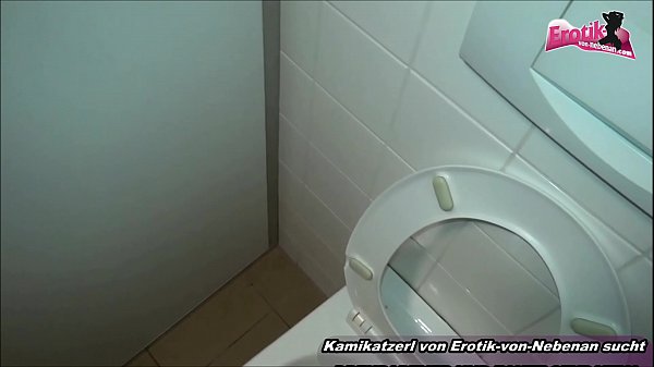 SKANDAL - Sex Auf Toilette Von Deutscher Schule Mit Schülerin