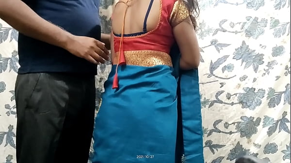 मैडम जी ने सामान मंगाया था तो थोड़ा ले हुवा तो मैडम को ममानने के लिए अपना लंड दिया