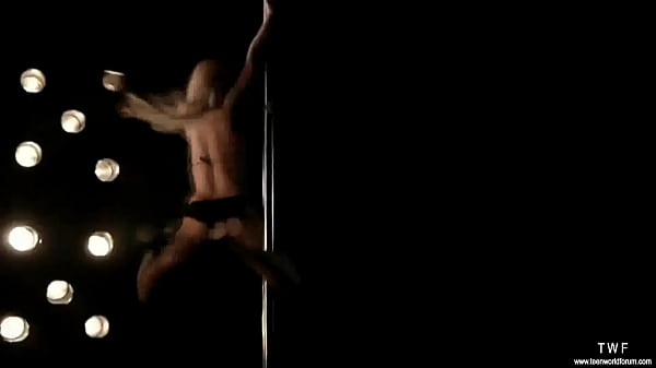 Shakira Pole Dance-www.teenworldforum.com