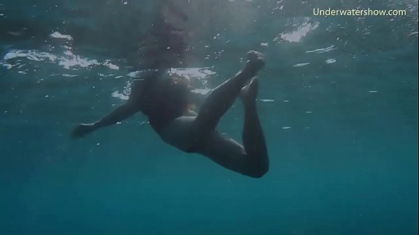 Underwatershow Steamy New Models In Water