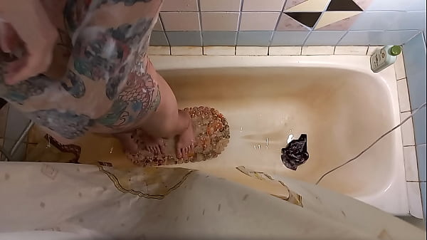 Spying And Peeping In The Shower