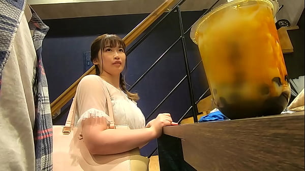 みわ・19歳・大学生・魅惑のGカップ「タピオカおいしい」「胸は大きい方かな…」「ハメ撮り…嫌いじゃないです」「おっぱいで挟むんですか？」「あぁぁ乳首気持ちいい～」「潮吹きすぎちゃってごめんなさい」「おま○こ気持ちいぃもっと！お願いします」