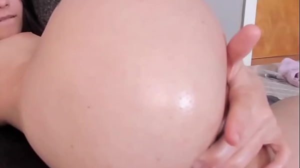 Na Cam Mostrando A Buceta E Fodendo O Cuzinho Enquanto Me Masturbo