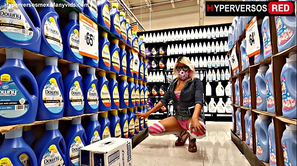 Flashing-Exhibit, Latina Se Pasea En Minifalda En Le Supermercado Y Muestra La Las Bragas, Causando Erecciones Por Donde Pasa Video Completo En Xvideos Red