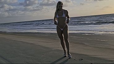 LOIRA LINDA GOSTOSA DE BIKINI