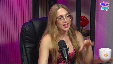 LOIRA SAFADA SOPHI GOZANDO COM VIBRADOR NA BUCETA - PT. 1