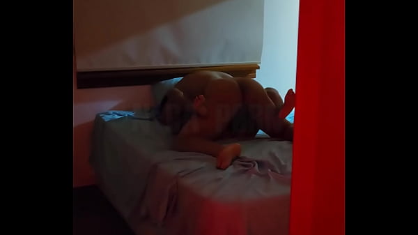 Cornudo Encuentra A Su Mujer Culiando Con Otro