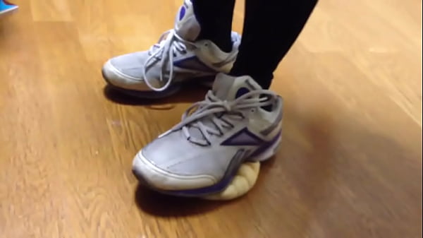 【fetish】Melonpan Food Squeeze Reebok Sneaker