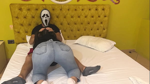 Ghostface Gets Free Fellatio For Halloween