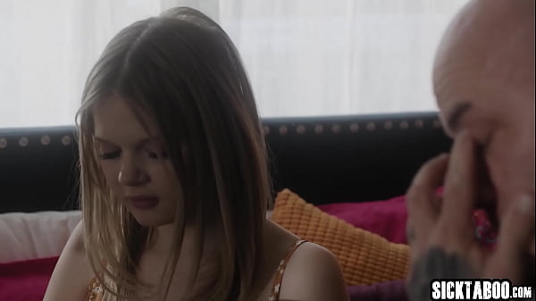 Naughty Stepdad Derrick Pierce Took A Virginity From Petite Young-babe Stepkid Coco Lovelock
