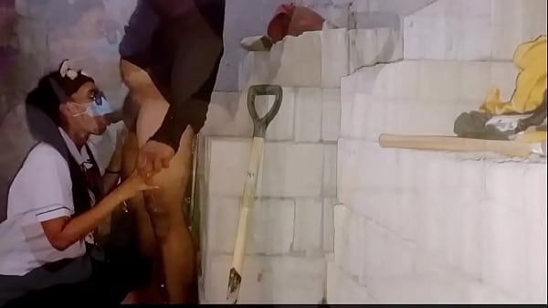 Pinay College Muse Offers A Precious Blowjob To A Construction Boy