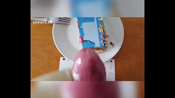 El Sinner Masturbandose Sobre Una Tarta Mallorca