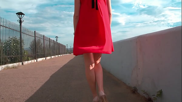 Walk On Public Promenade With Gigantic Ass Play Stretch In Honeypot