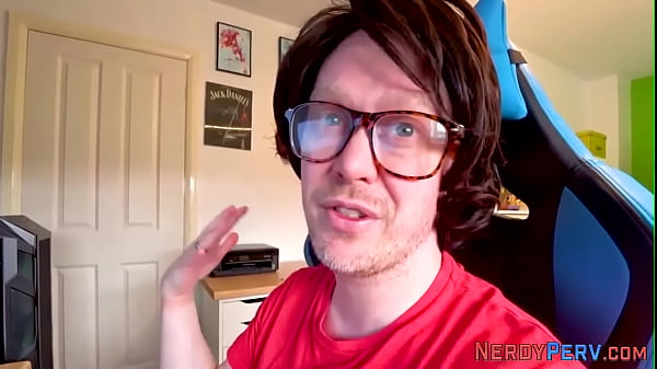 Leeds Nerd Worships Cunt