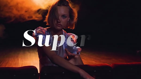Steamy Gal Hannah Ray Reveals Her Sultry Bod In A Titillating Music Video - SUPERBE