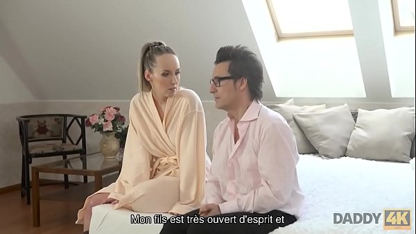 DADDY4K. Man Se Met En Colère Quand Trouve Son Bébé Et Nus Ensemble