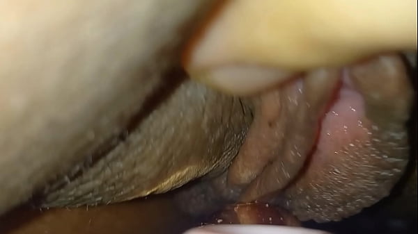 Fiquei Molhadinha Com O Sugador De Clitóris