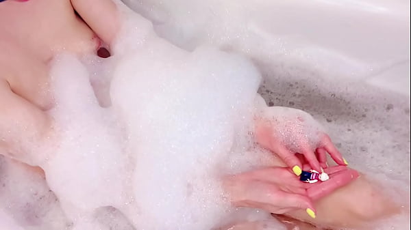GIANTESS: Mia Mimi Giantess's Bubble Bath