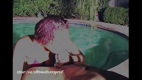 ChicagoPeach Pool Side Sex