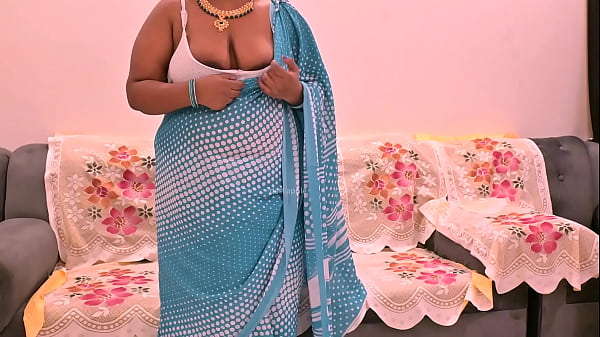 Hot Bhabhi In Saree