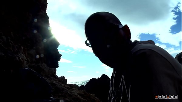Platinum Alpinist Climbs On A Hard Rod On The Beach