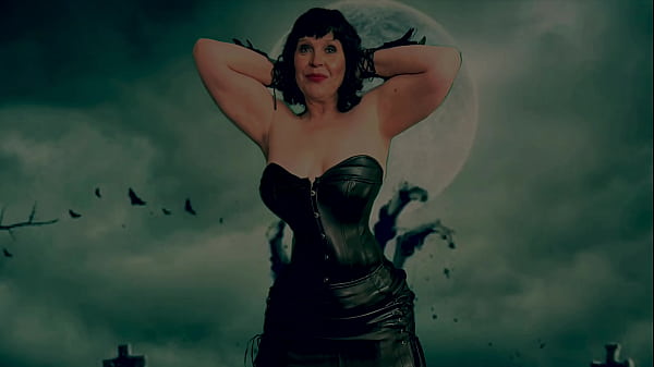 Granny Darke: Vampyra’s Missionary Fuckin’ Cum-fill