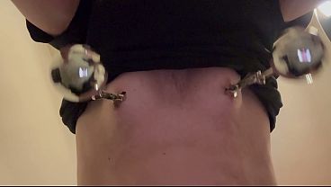 CASTIGO PEZONES CON PINZAS CON BOLAS DE ACERO COLGANDO