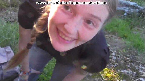 Ravishing Candid Babe Losing Off Jeans For Outdoor Rail