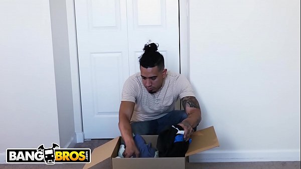 BANGBROS - Massive Butt Unscripted Estate Agent Rose Monroe Gets Carried Away With Dildo