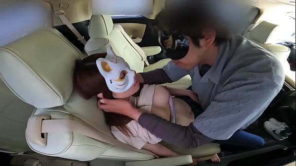 旦那とお出かけ前に濃厚SEXで中出しされる人妻