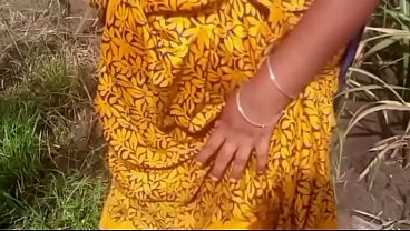Indian Stunner Aunty Sex In Village Man