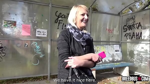 Hitchhiker Warms Her Twat In The Car