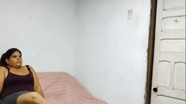 Vecino Pervertido No Aguanta Ver El Gran Culo De Su Vecina Que Termina Follándola Duro Como A Ella Le Gusta