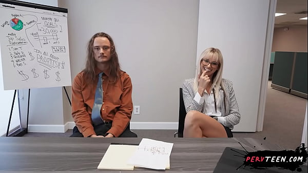 Deceiving Cutie Talks On Phone With Boyfriend While Chief Rails Her At Office