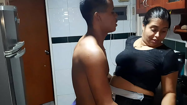 La Cachonda De La Limpieza Me Chupa Mi Dura Polla