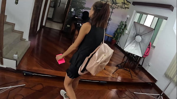 Larinha Modest A Ninfeta Fez Uma Visita A Casa Das Putarias