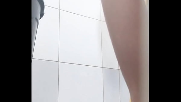 Novinha Tomando Banho Nua