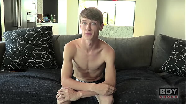 Twink Corey Dawson Milks Off While Dildo Hammerring His Rear