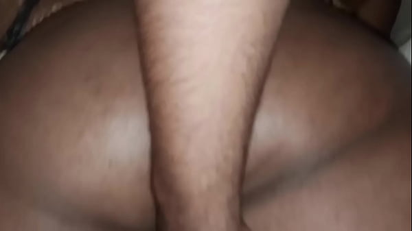 Ela Pediu Pra Ser Acordada Com Sexo, E Ganhou Leitinho Na Bunda